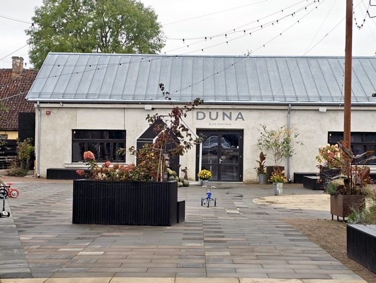 Apmeklējam radoši industriālo Kaļķu ielas kvartālu Kuldīgā 380525