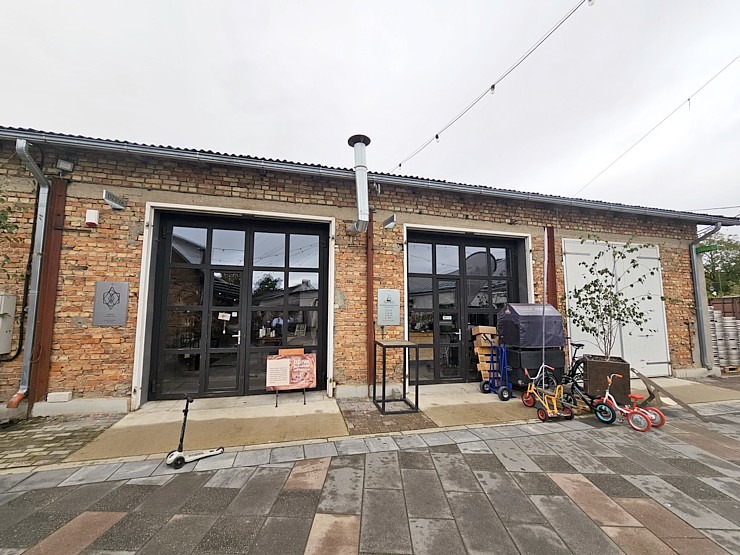 Apmeklējam radoši industriālo Kaļķu ielas kvartālu Kuldīgā 380527