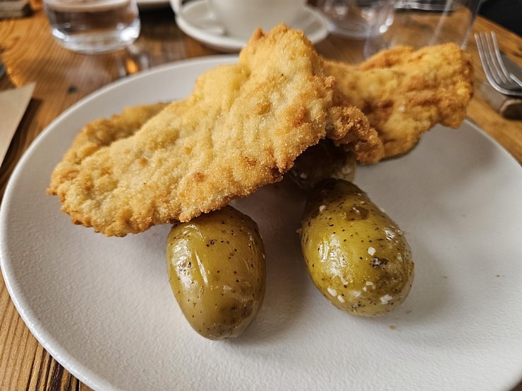 Apmeklējam radoši industriālo Kaļķu ielas kvartālu Kuldīgā 380519