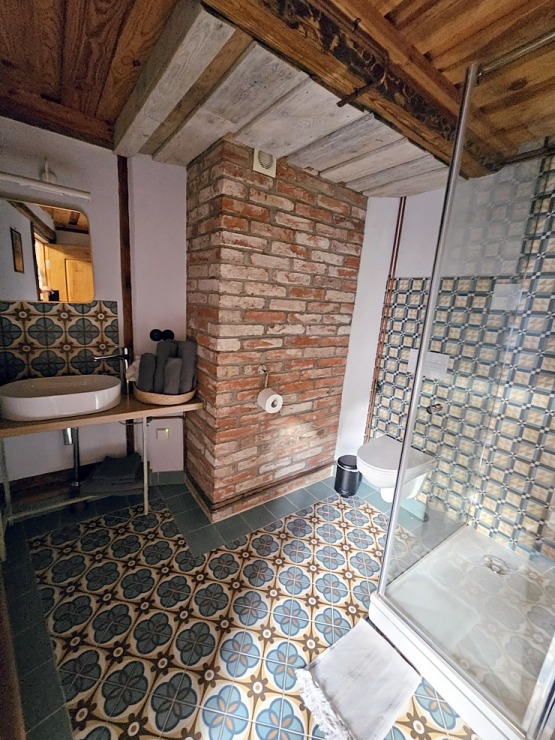 lIepazīstam Kuldīgas dizaina viesnīcas « Sīmanis » piedāvājumu 380629