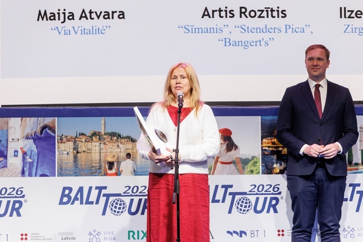 «GADA CILVĒKS TŪRISMĀ 2025» laureāti tiek godināti uz «Balttour 2026» skatuves. Foto: Andrejs Terentjevs, BT1 385663