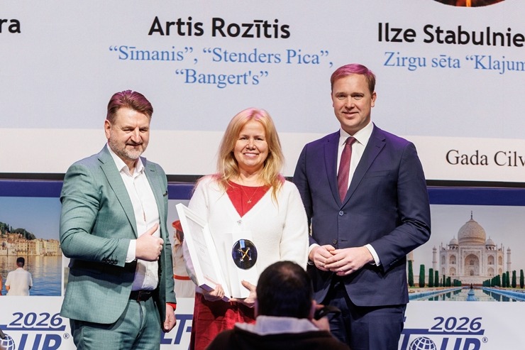 «GADA CILVĒKS TŪRISMĀ 2025» laureāti tiek godināti uz «Balttour 2026» skatuves. Foto: Andrejs Terentjevs, BT1 385664