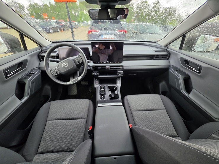 Apceļojam Latviju sadarbībā ar «SIXT Latvia» un «Toyota RAV4» (no 30 eiro dienā) 395830