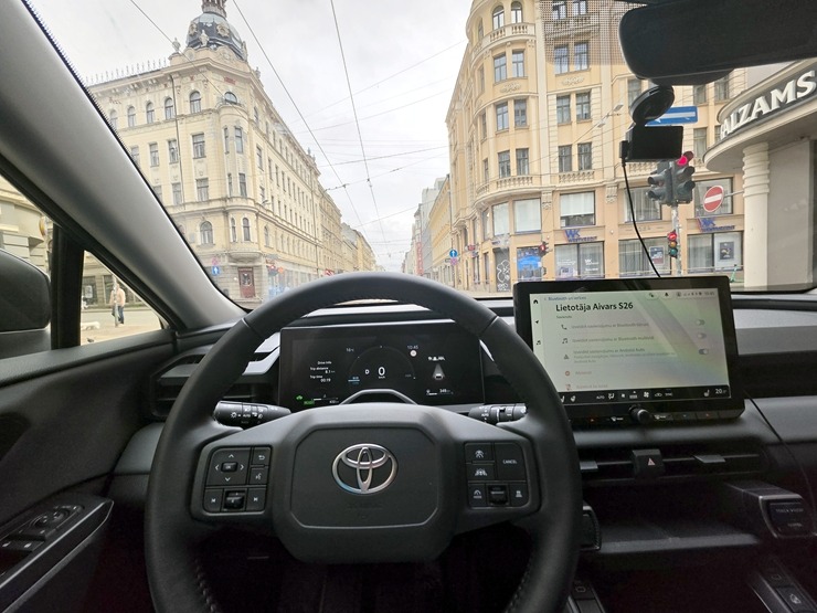 Apceļojam Latviju sadarbībā ar «SIXT Latvia» un «Toyota RAV4» (no 30 eiro dienā) 395840