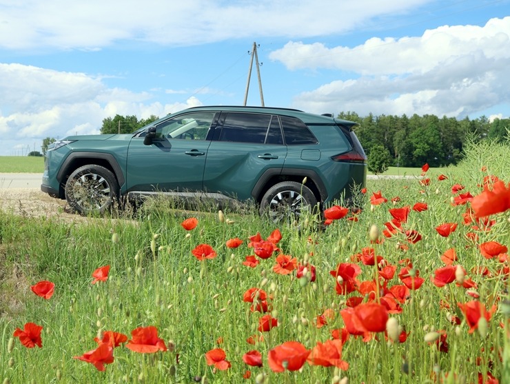 Apceļojam Latviju sadarbībā ar «SIXT Latvia» un «Toyota RAV4» (no 30 eiro dienā) 395818