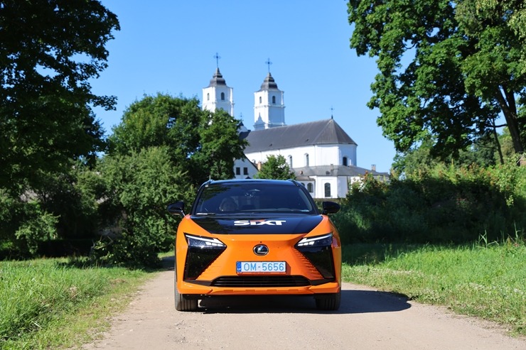 In partnership with SIXT Latvia and the Lexus RZ 500e (from €855 per month), we explore Krustpils and the Preiļi region