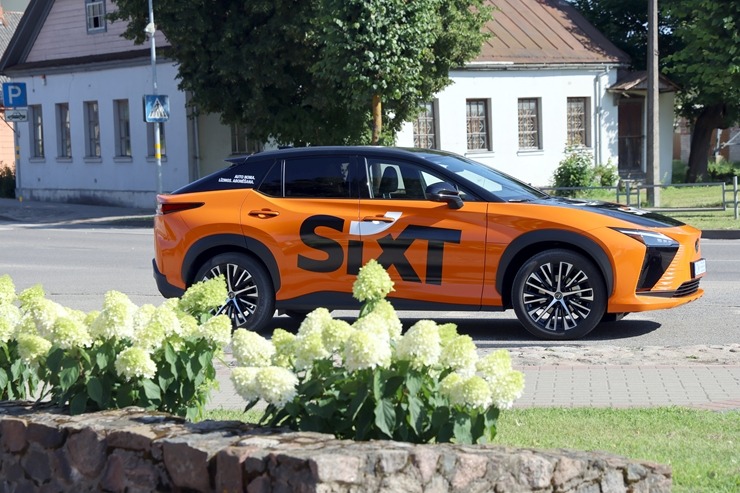 Sadarbībā ar «SIXT Latvia» un «Lexus RZ 500e» (no 850 eiro mēnesī) apceļojam Krāslavas novadā 395967