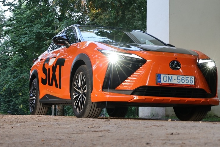 Sadarbībā ar «SIXT Latvia» un «Lexus RZ 500e» (no 850 eiro mēnesī) apceļojam Daugavpili un Augšdaugavas novadu 396038