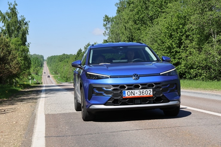 Travelling across Latvia in cooperation with SIXT Latvia and the new VW T‑Roc from 27 euros per day