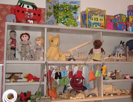 Turpat muzejā var iegādāties arī suvenīrus-rotaļlietas. Sīkāka informācija par leļļu muzeju Tartu: www.mm.ee 25797