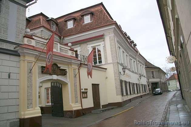 Četru zvaigžņu dizaina viesnīca Shakespeare Boutique Hotel atrodas Lietuvas galvaspilsētā Viļņā, Bernardinu str. 8/8 31343