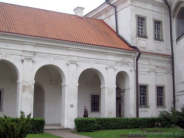 Klosteris atvērts no pirmdienas - piektdienas no plkst. 10.00 līdz 17.00. Sestdienās no plkst. 10.00 līdz 16.00. Reliģisko svētku dienās slēgts 33507