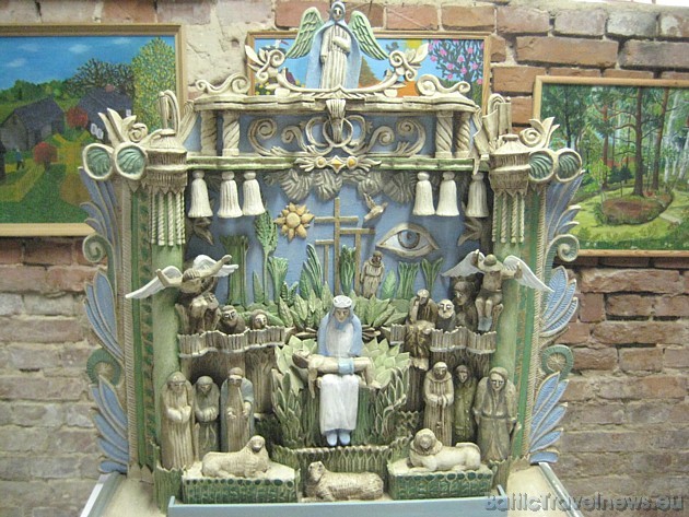 Mākslinieku darbus šeit nopirkt nevar, taču, ja ir interese, tad var personīgi vērsties pie darbu autoriem 33704