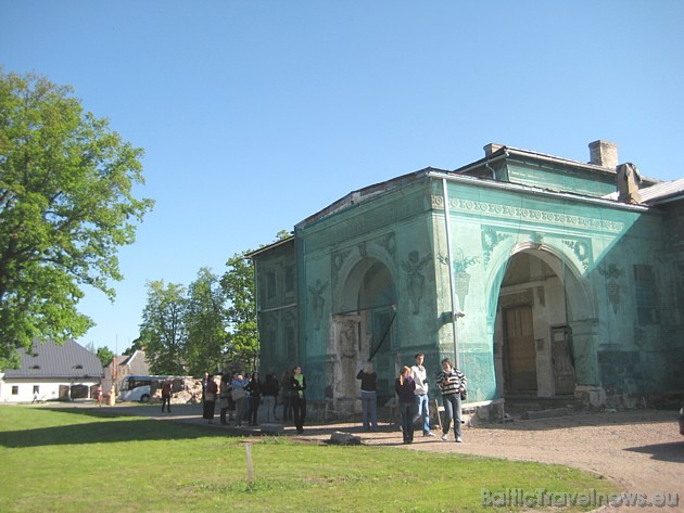 Johans Gotlībs Heinrihs fon Volfs valdīšanas laikā (1859.g.) Vecgulbenes muižas Baltā pils ieguvusi savu krāšņāko izskatu 34205