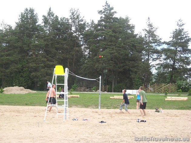 Bez tam, gaidot vēju šeit nav jāgarlaikojas, jo var piedalīties dažādās sportiskās aktivitātēs Bez tam, gaidot vēju šeit nav jāgarlaikojas, jo var piedalīties dažādās sportiskās aktivitātēs 35132