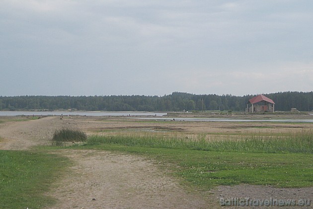 Ja kādam ceļojums uz Aglonu ir par tālu, tad var doties uz Svētā Meinarda salu Ikšķilē, kuru tagad var apmeklēt kājām, jo ir pazemināts Daugavas upes  36016