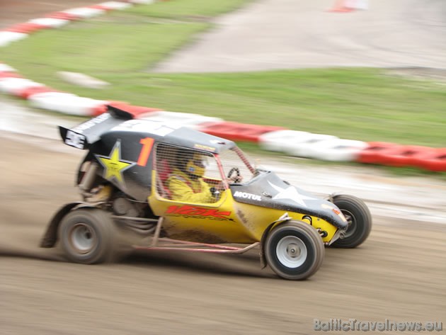 Visplašāko dalībnieku daļu sastāda rallija piloti un to vidū ir tādas zvaigznes kā trīspadsmitkārtējais Latvijas rallija čempions Ivars Caune, pieckār Visplašāko dalībnieku daļu sastāda rallija piloti un to vidū ir tādas zvaigznes kā trīspadsmitkārtējais Latvijas rallija čempions Ivars Caune, pieckār 37060