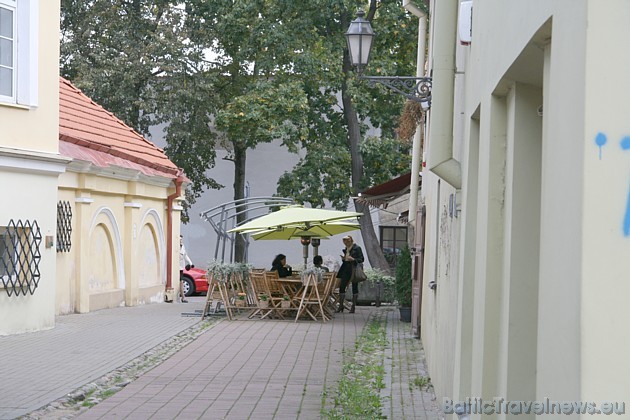 Viļņas ceļveži apliecina, ka lietuviešu populārākais dzēriens ir alus, taču daudzos pagalmos ir iespējams izbaudīt kvalitatīvu vīnu no labākajiem pasa 37127