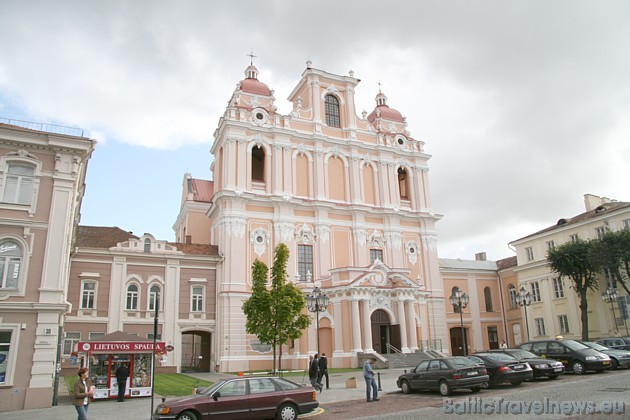 Svētā Kazimira baznīcu uzbūvēja jezuīti no 1604 līdz 1616.gadam kā pirmo Viļņas baroka stila baznīcu, vēlāk tā bija pareizticīgo baznīca (1832-1917) u 37133