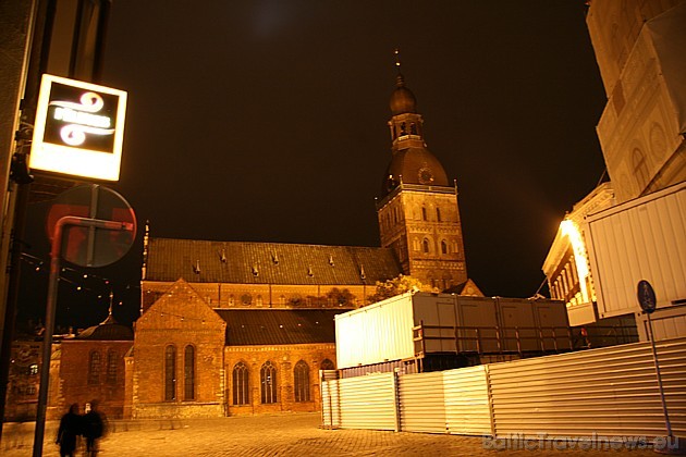 No restorāna Fīlings ir redzama Doma baznīca 37419