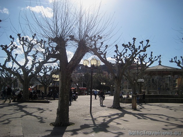 Aleja de la Liberte. Kannas un to salu teritorija aizņem 1,969 ha. Kannu teritorija gandrīz pilnībā urbanizēta, izņemot priežu parkus, La Croix-des-Ga 41913