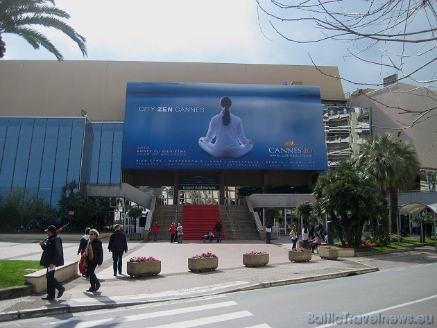 Kannu Festivālu un Kongresu pils, kurā notiek slavenais filmu festivāls 41914