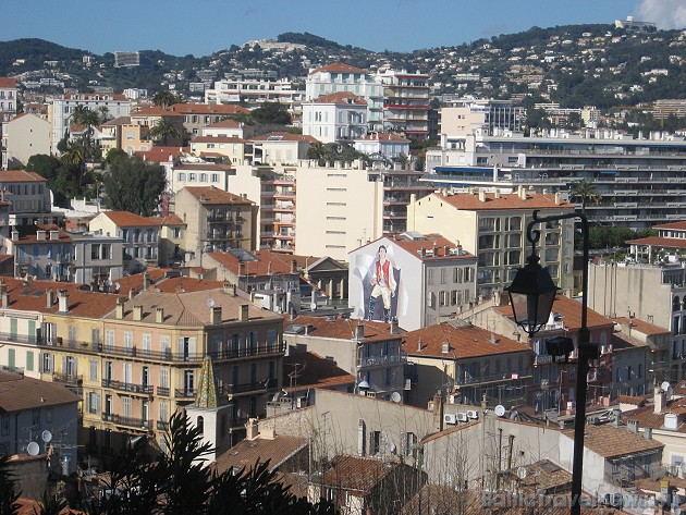 Lai padarītu pilsētu vēl skaistāku, 2002. gadā tika uzsākts jauns projekts, kura laikā uz tukšām un garlaicīgām ēku sienām tiek zīmētas gleznas par ki 41922