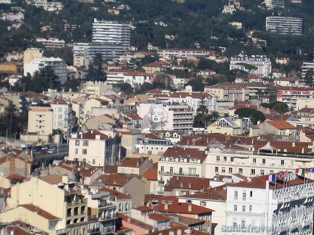 Uz mājas sienas Marilyn Monroe glezna. Māja atrodas d'Alsace bulvārī 16. Turpinājums galerijas 2. daļā 41930