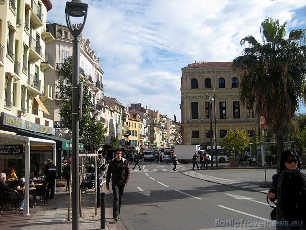 Kannu tūrisma informācijas centrs atrodas La Croisette bulvārī (BP 272) 41940