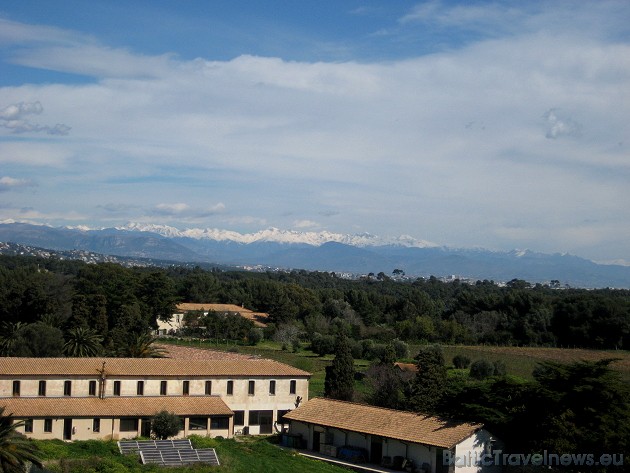 No cietokšņa augstākā stāva paveras skats uz Alpu sniegotajām virsotnēm 41968