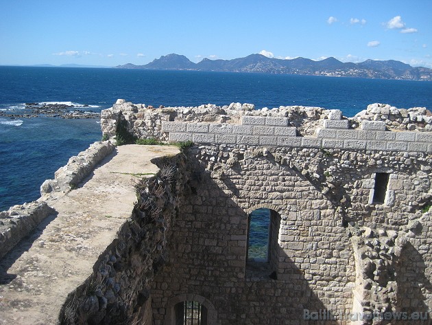 Skats no cietokšņa uz jūru un Kannām 41974