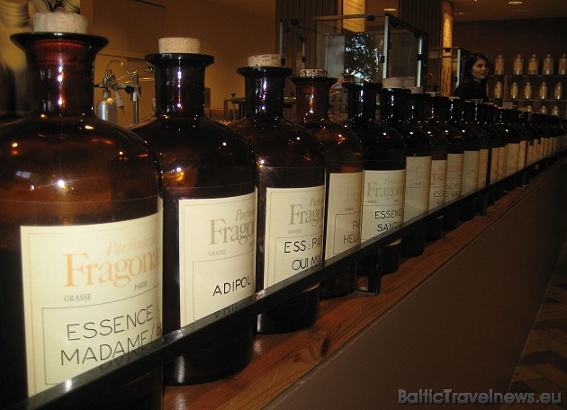 Fabrika Fragonard ražo parfimērijas un kosmētikas izstrādājumus, kurus var iegādāties par ļoti pieejamām cenām 42401