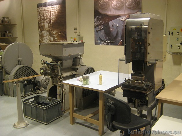 Mūsdienās parfimērijas ražošanai tiek izmantotas mašīnas 42407