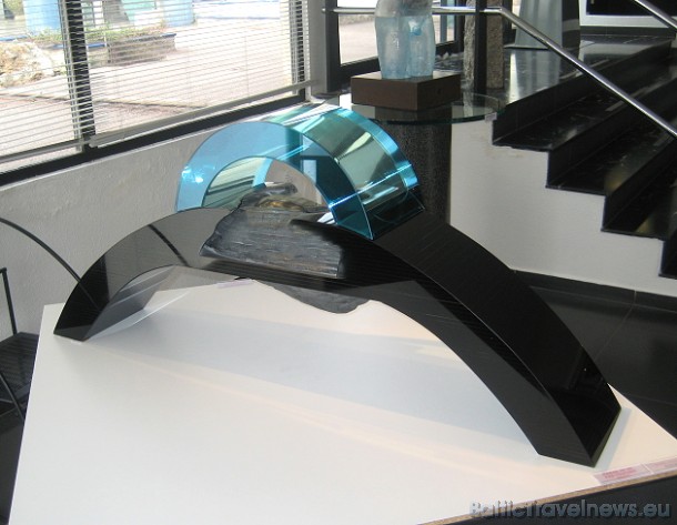 Stikla mākslas darbs 42636