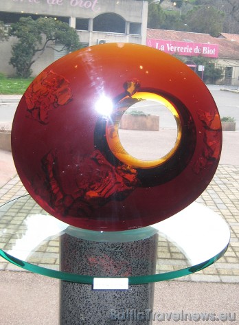 Stikla mākslas darbs 42641