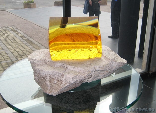 Stikla mākslas darbs 42642