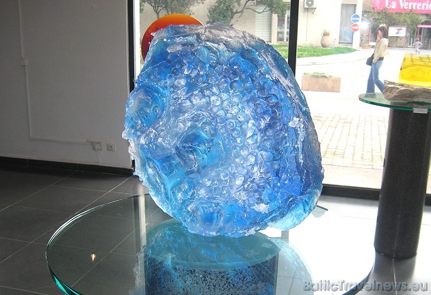 Stikla mākslas darbs 42645