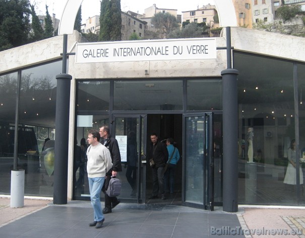 Mākslas darbus var iegādāties jebkurš interesents. Vairāk informācijas interneta vietnē www.biot.fr 42646