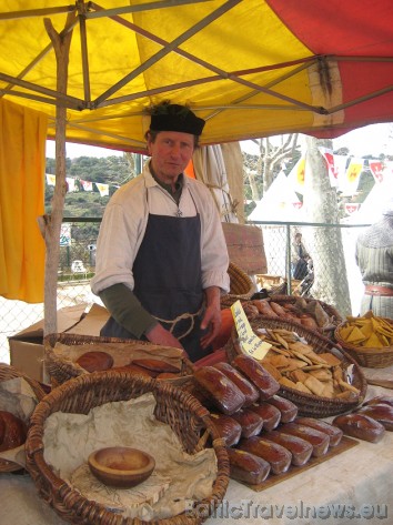 Pasākuma laikā pilsētas ielās tiek organizēts gadatirgus 42650