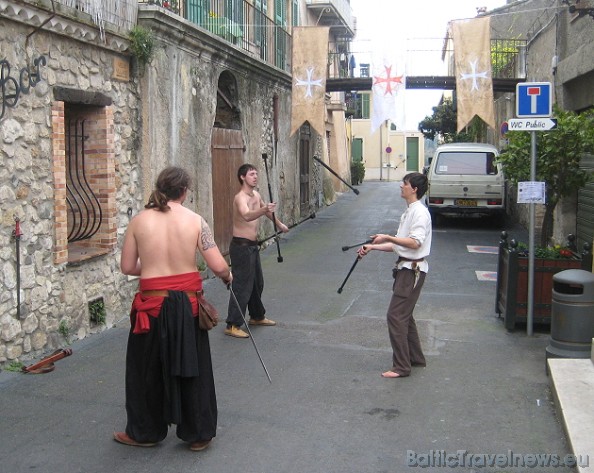 Priekšnesumi pilsētas ielās 42668