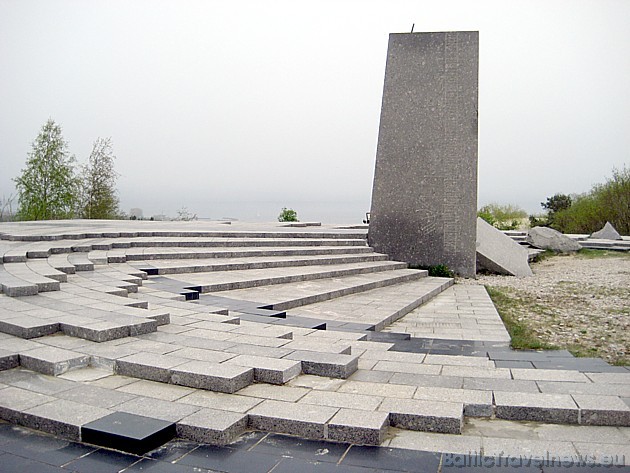 Saules pulkstenis ir viena no tām vietām, no kurienes var doties pastaigā pa Pārnidžas taku 44436