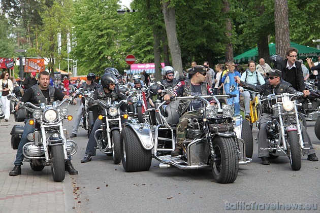 Motociklu parādes līksmoja pilsētas iedzīvotājus un viesus 44699