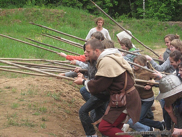Kaujas skrējiens (var skriet arī pilnā kaujas bruņu ekipējumā) 44777