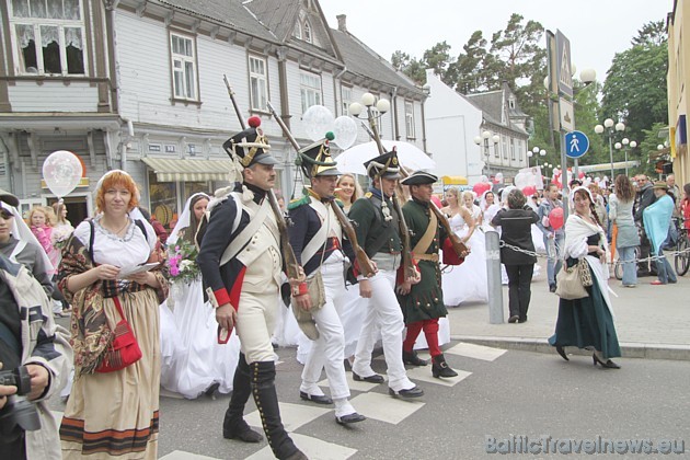 Līgavu parāde 2010 Jūrmalā 13.06.2010 www.ligavuparade.lv 44848