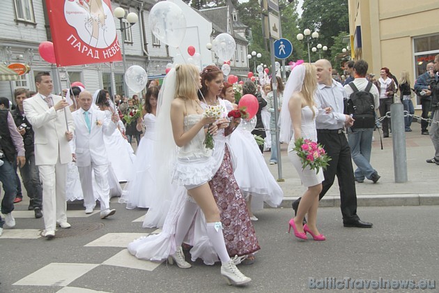 Līgavu parāde 2010 Jūrmalā 13.06.2010 www.ligavuparade.lv 44853