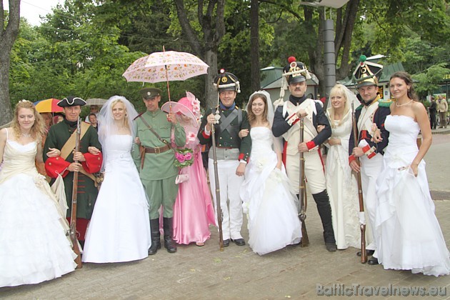 Līgavu parāde 2010 Jūrmalā 13.06.2010 www.ligavuparade.lv 44867