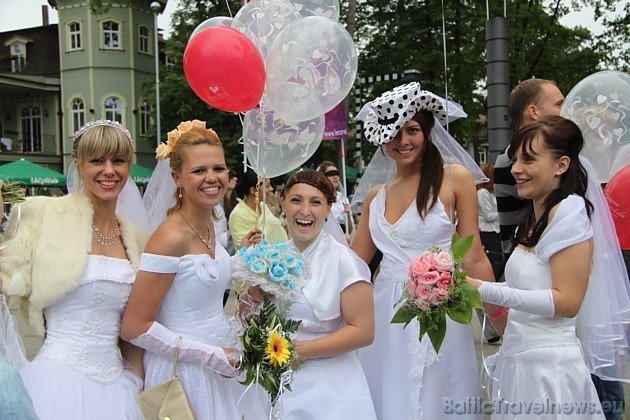 Līgavu parāde 2010 Jūrmalā 13.06.2010 www.ligavuparade.lv 44869