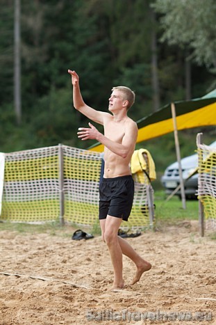Vasaras nogale ir īstais brīdis, kad izspēlēt pēdējās šīs vasaras serves
Foto: Jānis Eicēns 48833