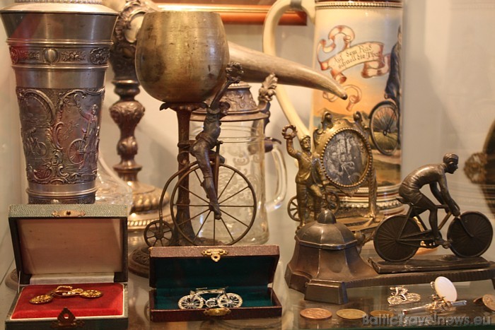Muzejā var aplūkot dažnedažādus izstrādājumus ar velosipēdiem 50330