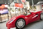 Ferrari World Abu Dhabi parks ir tik liels, ka tajā varētu ietilpt septiņi futbola laukumi
Foto: © Ferrari World Abu Dhabi 11